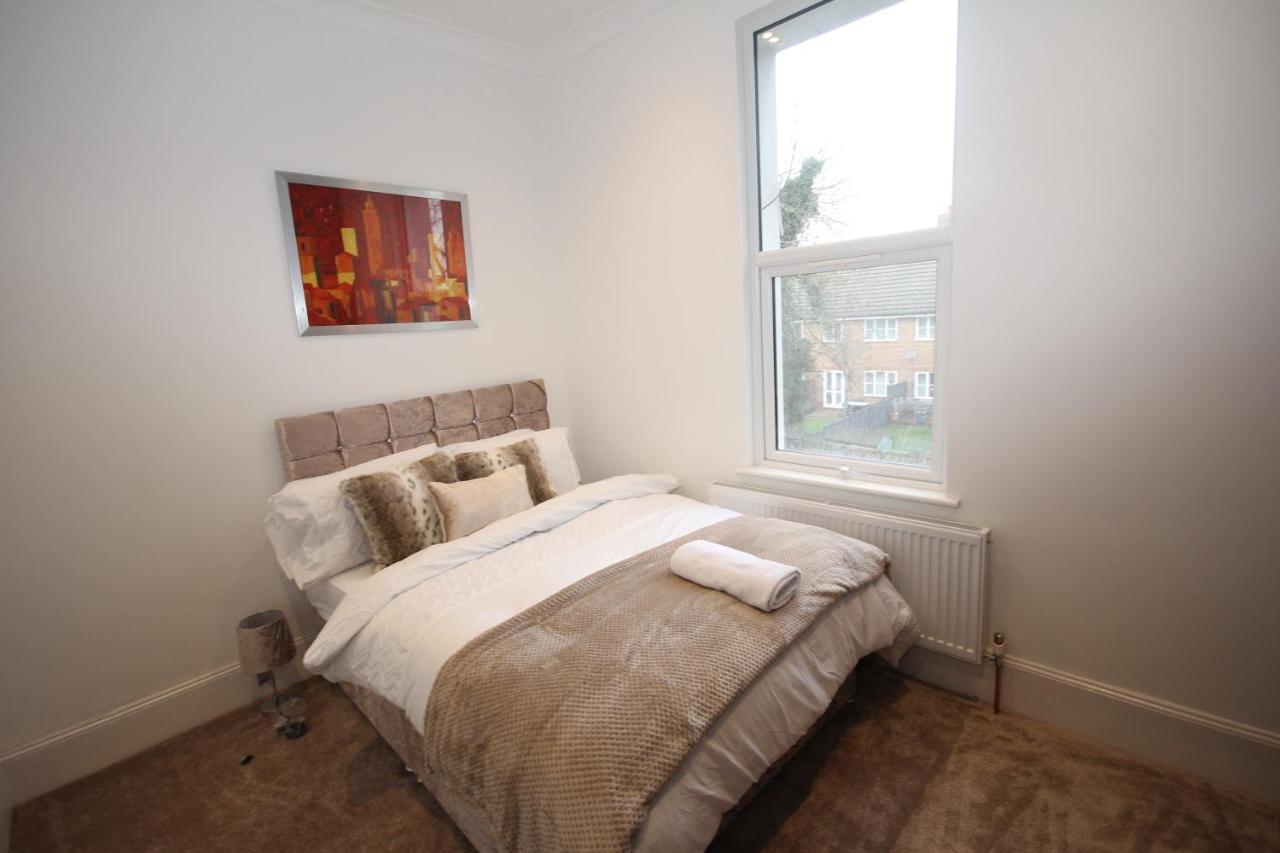 Great West Road Apartments Flat C London Exterior photo